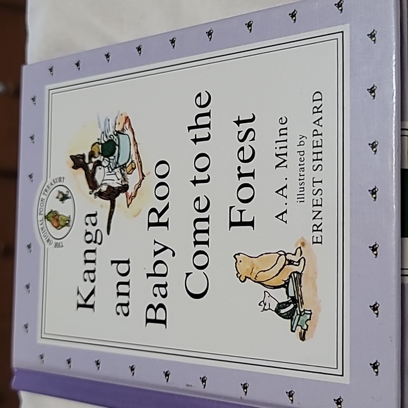 Set of 5 Original Winnie the Pooh Treasury Hardcover Mini Books - Picture 5 of 9